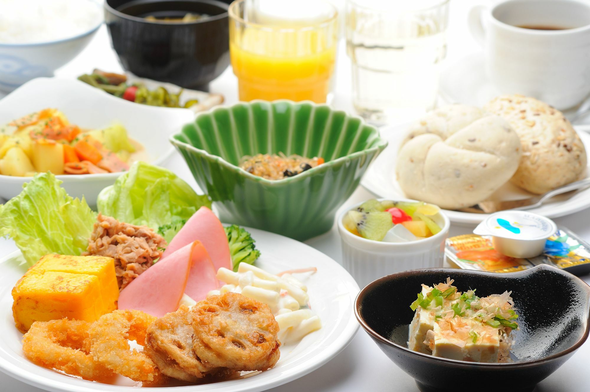 Hotel Route-Inn Kitakyushu-Wakamatsu Ekihigashi Eksteriør billede