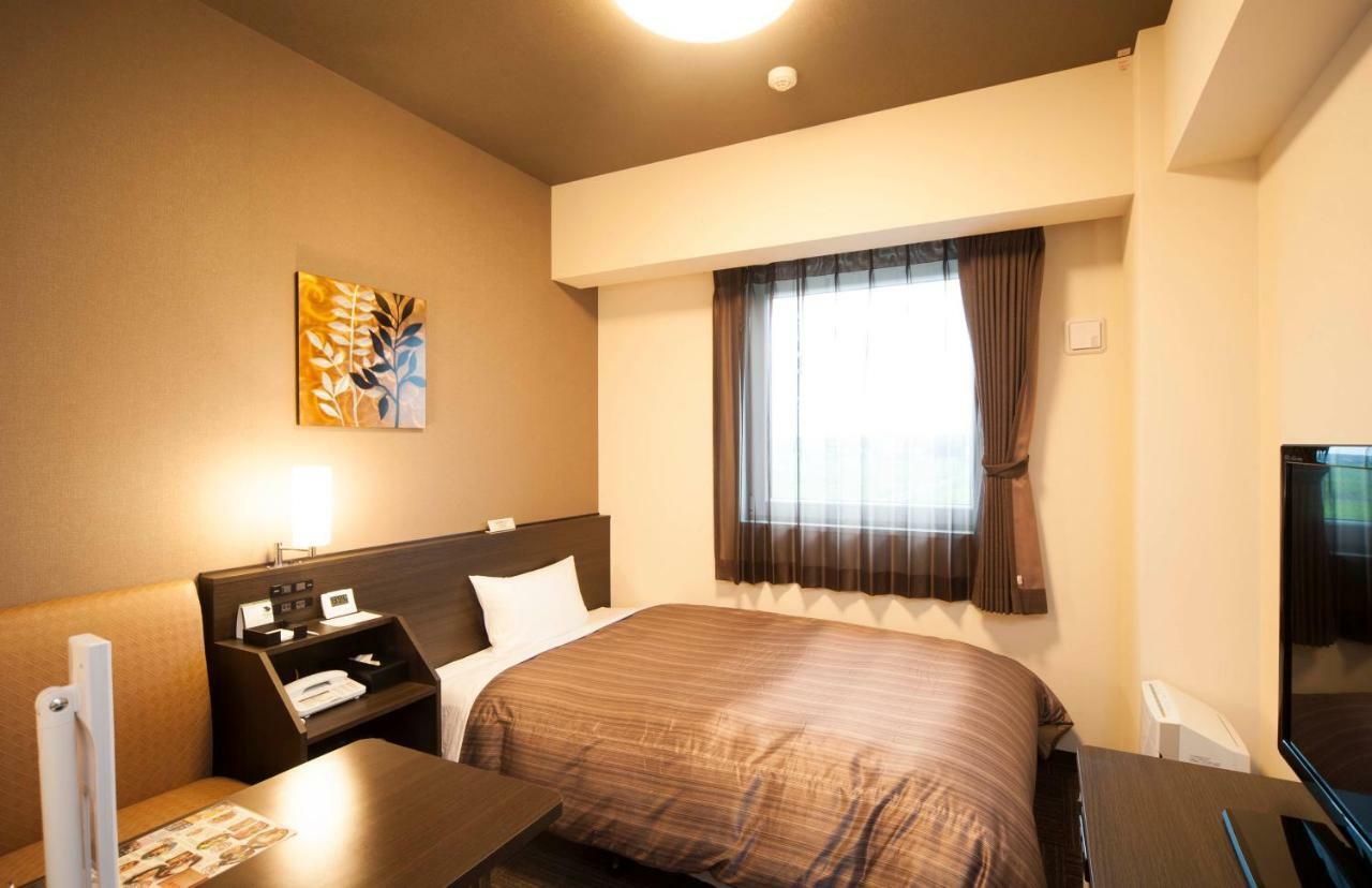 Hotel Route-Inn Kitakyushu-Wakamatsu Ekihigashi Eksteriør billede