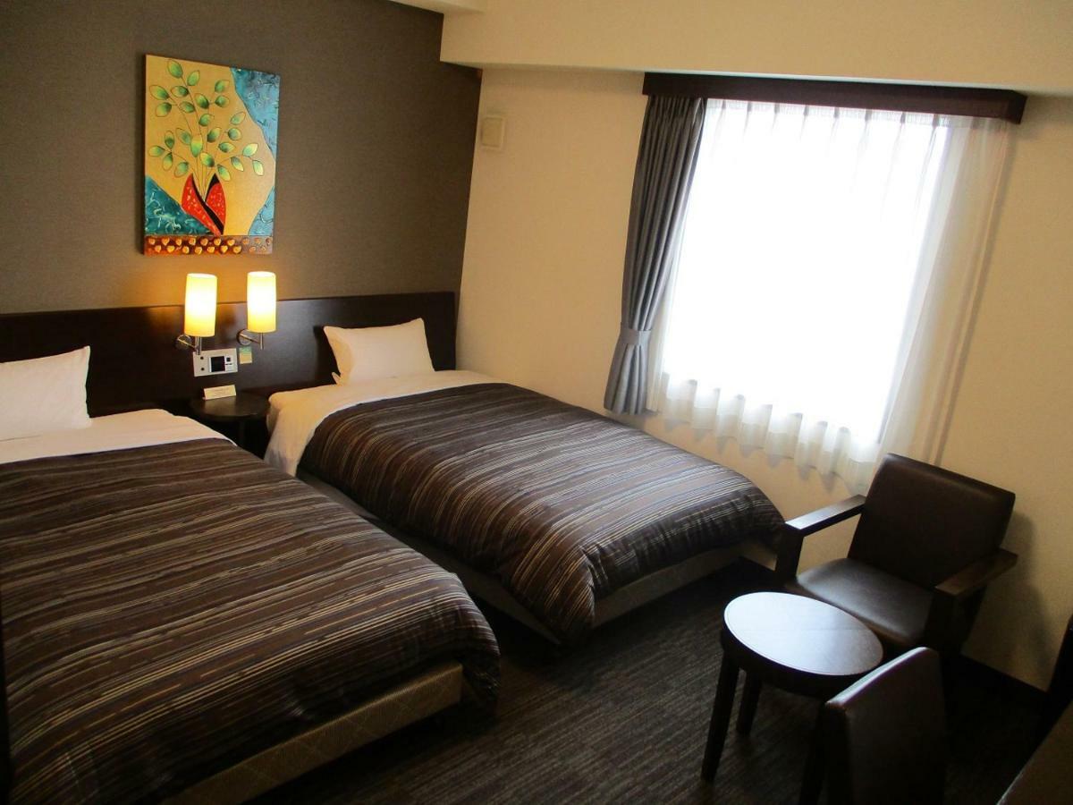 Hotel Route-Inn Kitakyushu-Wakamatsu Ekihigashi Eksteriør billede