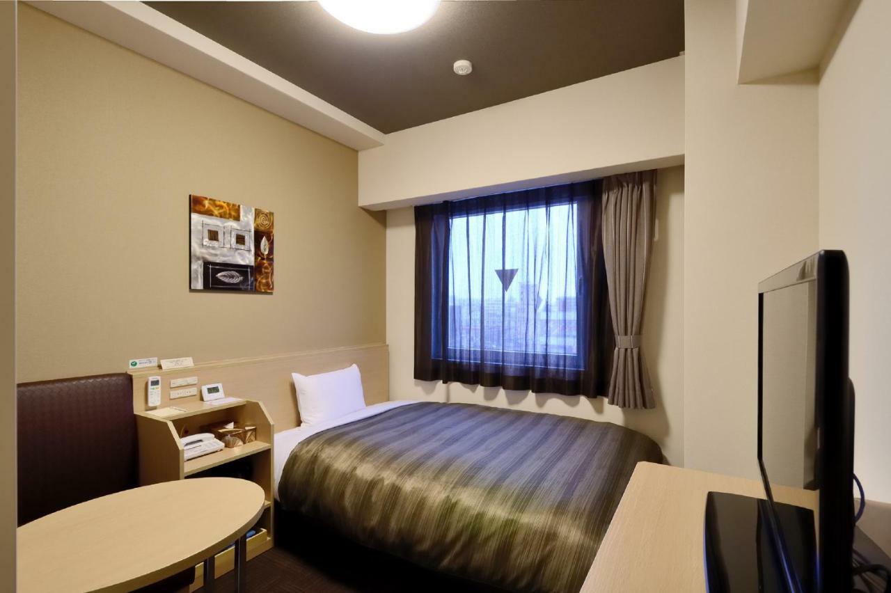 Hotel Route-Inn Kitakyushu-Wakamatsu Ekihigashi Eksteriør billede